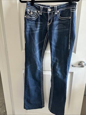 L.A. idol Dark Blue Jeans with White Contrast Stitching and Large Crystal button